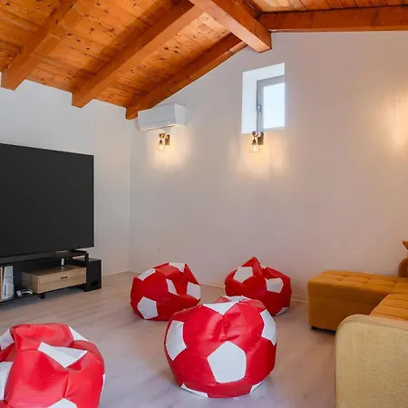 Sarini Dvori By Guide