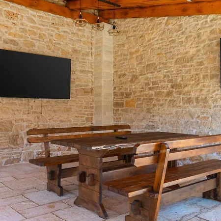 Villa Sarini Dvori By Guide