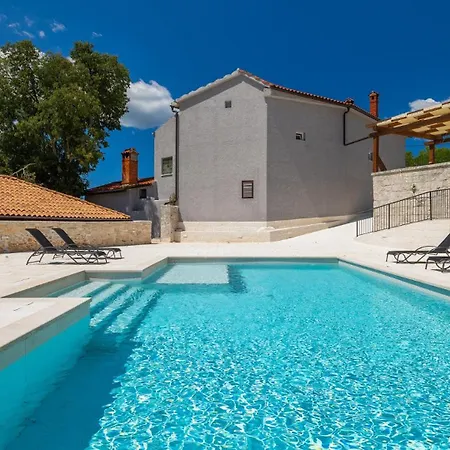 Villa Sarini Dvori By Guide