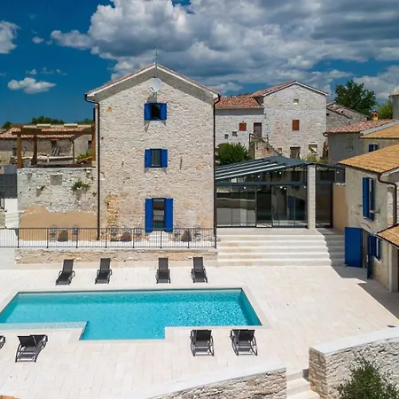 Vila Sarini Dvori By Guide