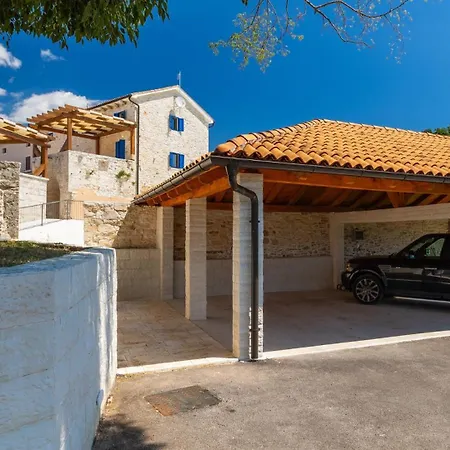 Sarini Dvori By Guide Villa
